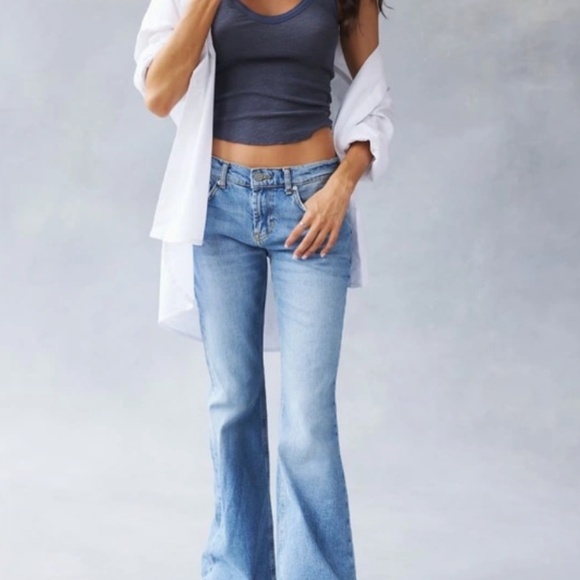 Urban Outfitters BDG Low Rise Flare Jeans - Size 24 - Picture 10 of 12